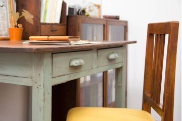 レトロ家具　アンティークペイント　古い木のレトロな平机(デスク)