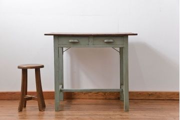 レトロ家具　アンティークペイント　古い木のレトロな平机(デスク)