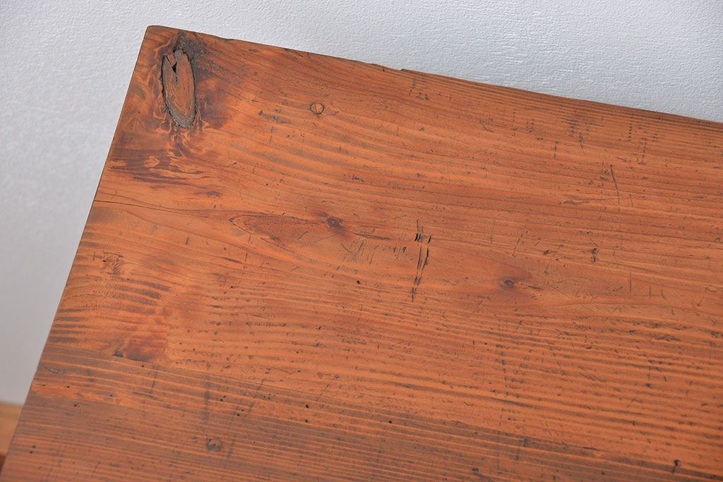 レトロ家具　アンティークペイント　古い木のレトロな平机(デスク)