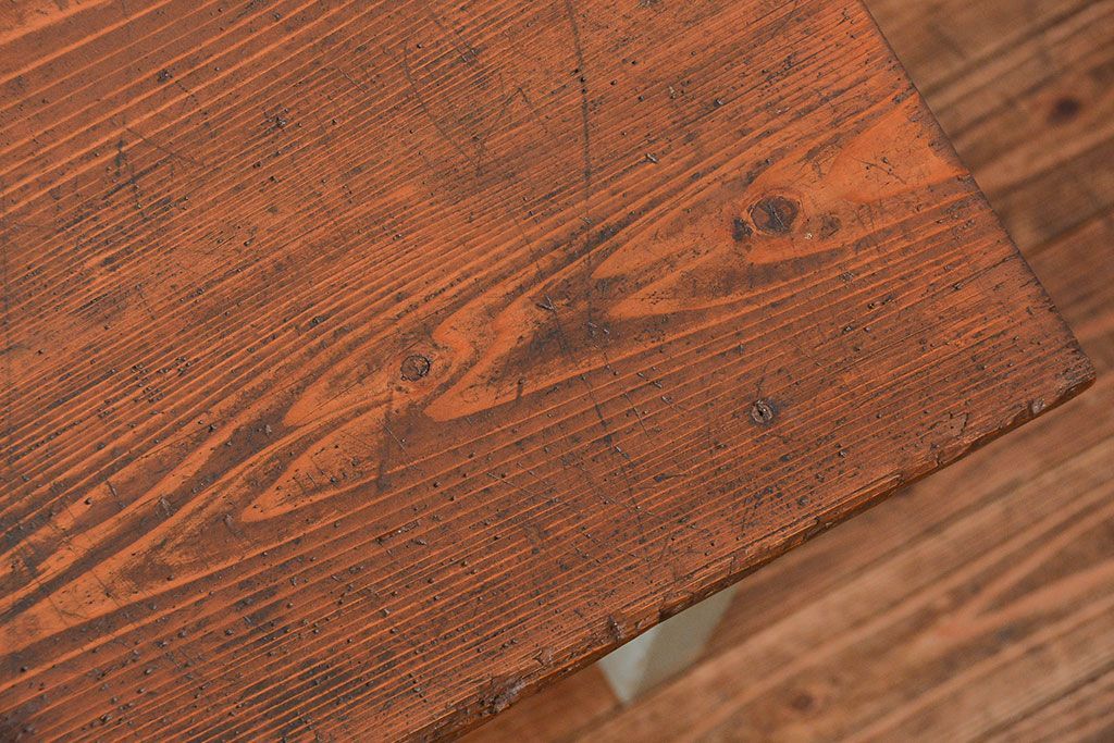 レトロ家具　アンティークペイント　古い木のレトロな平机(デスク)