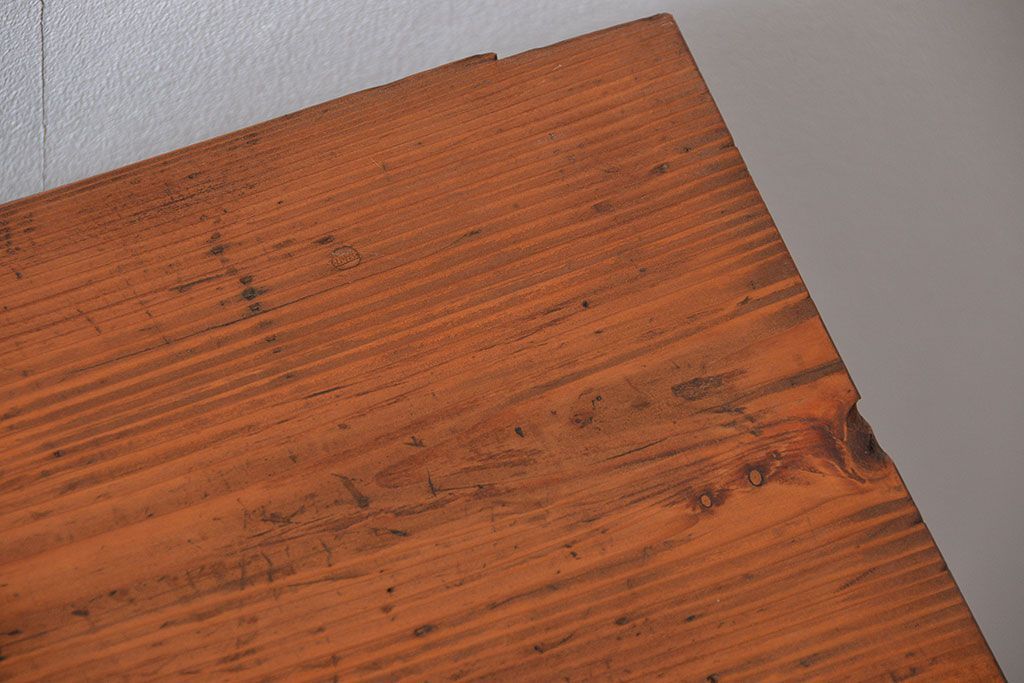 レトロ家具　アンティークペイント　古い木のレトロな平机(デスク)