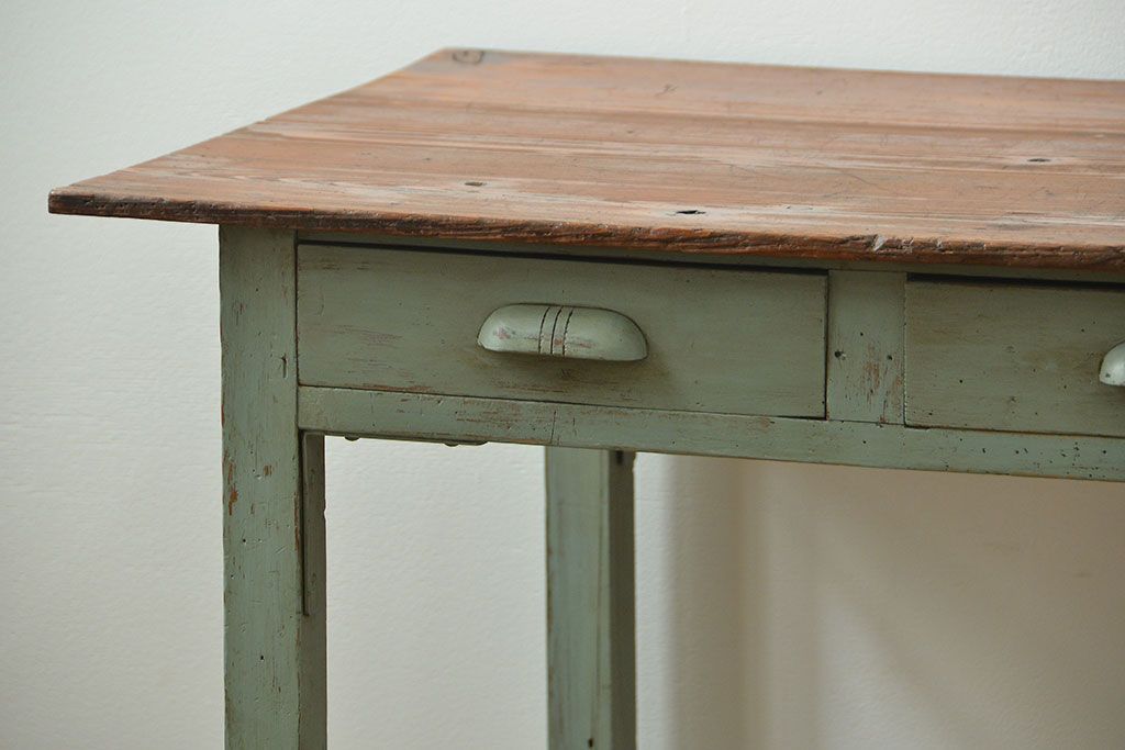 レトロ家具　アンティークペイント　古い木のレトロな平机(デスク)