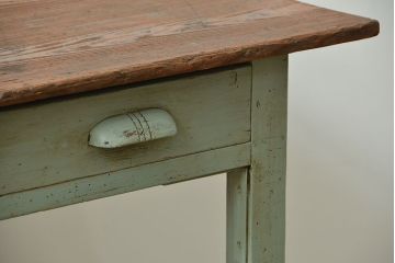 レトロ家具　アンティークペイント　古い木のレトロな平机(デスク)