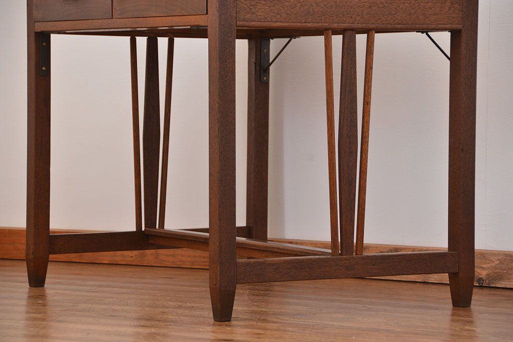 レトロ家具　アンティーク レトロなデザインの古い平机(テーブル、デスク、在宅ワーク、在宅用)　