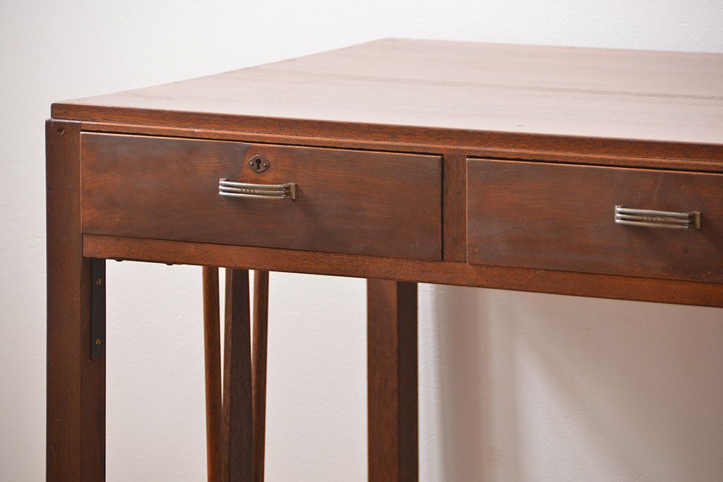 レトロ家具　アンティーク レトロなデザインの古い平机(テーブル、デスク、在宅ワーク、在宅用)　