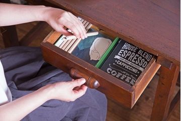 レトロ家具　アンティーク 古い栓材のレトロな平机(テーブル・デスク)