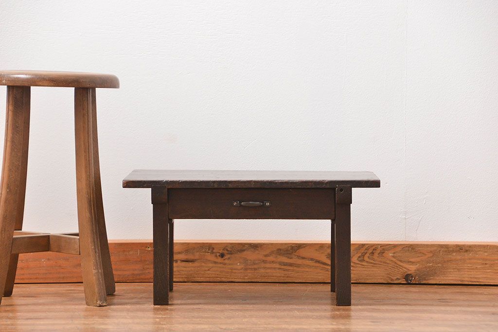 アンティーク家具　和製アンティーク 小さな引き出し付きテーブル(机)