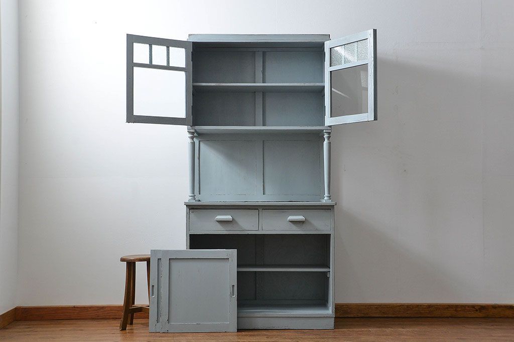 アンティーク家具　アンティークペイント　かわいいカップボード(食器棚、収納棚)