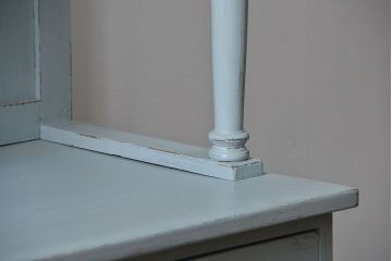 アンティーク家具　アンティークペイント　かわいいカップボード(食器棚、収納棚)