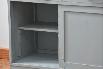 アンティーク家具　アンティークペイント　かわいいカップボード(食器棚、収納棚)