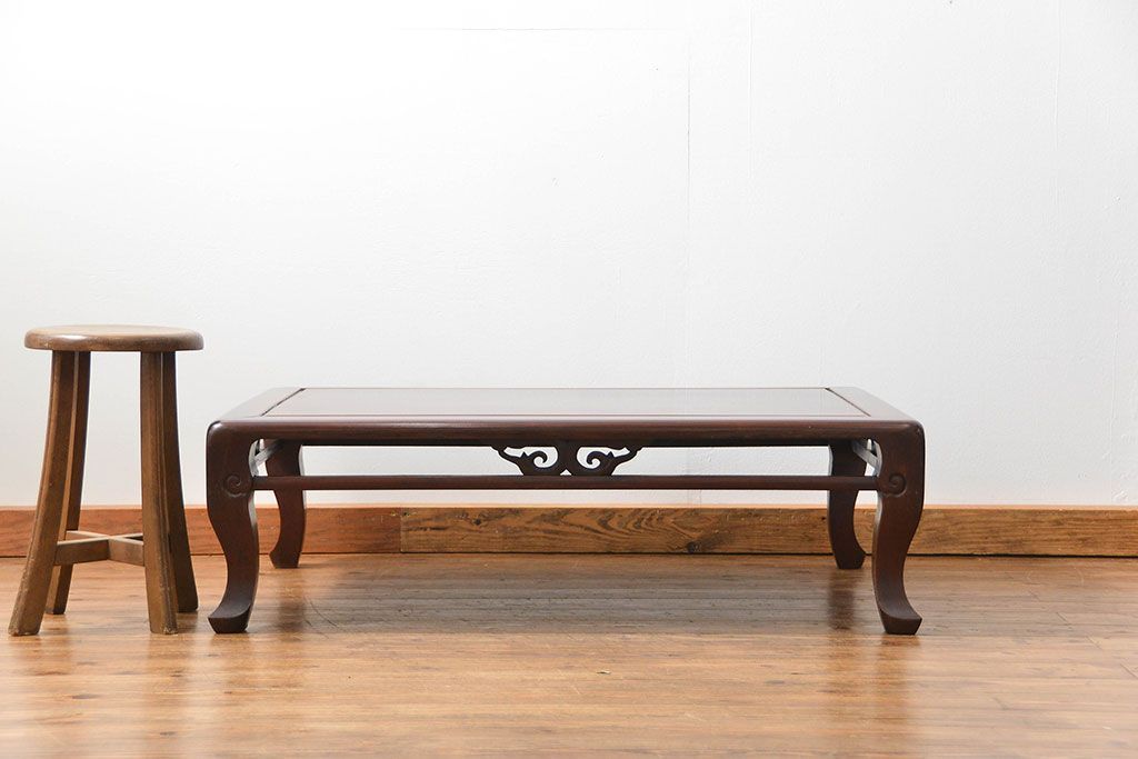 アンティーク家具　古民具・骨董 漆塗りの彫刻入り総欅座卓(机、テーブル)　