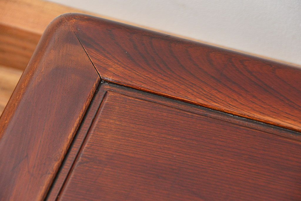 アンティーク家具　古民具・骨董 漆塗りの彫刻入り総欅座卓(机、テーブル)　