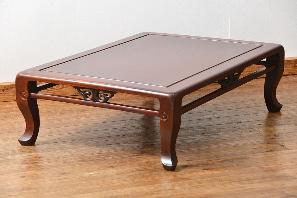 アンティーク家具　古民具・骨董 漆塗りの彫刻入り総欅座卓(机、テーブル)　