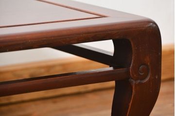 アンティーク家具　古民具・骨董 漆塗りの彫刻入り総欅座卓(机、テーブル)　