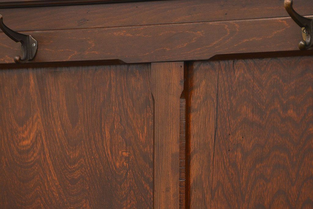 アンティーク レトロなデザインのフック付き衝立(パーテーション、帽子掛け、コートハンガー)　