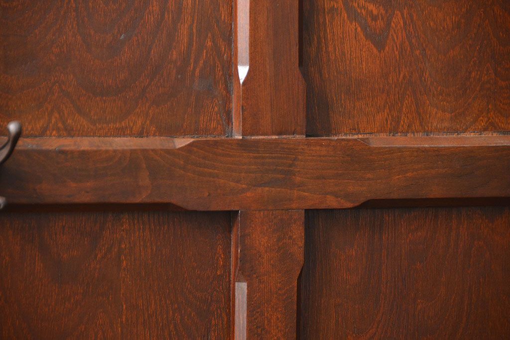 アンティーク レトロなデザインのフック付き衝立(パーテーション、帽子掛け、コートハンガー)　