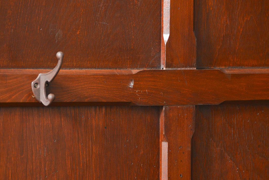 アンティーク レトロなデザインのフック付き衝立(パーテーション、帽子掛け、コートハンガー)　