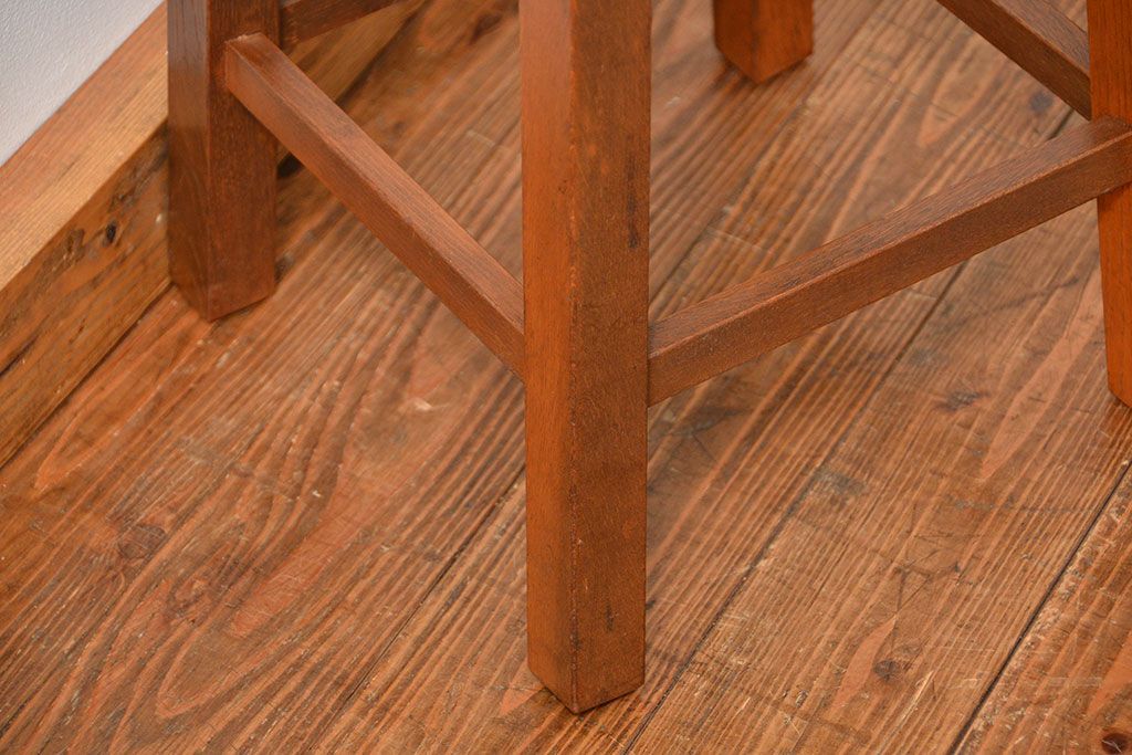 アンティーク家具　アンティーク 古いナラ材の角スツール(イス、椅子)