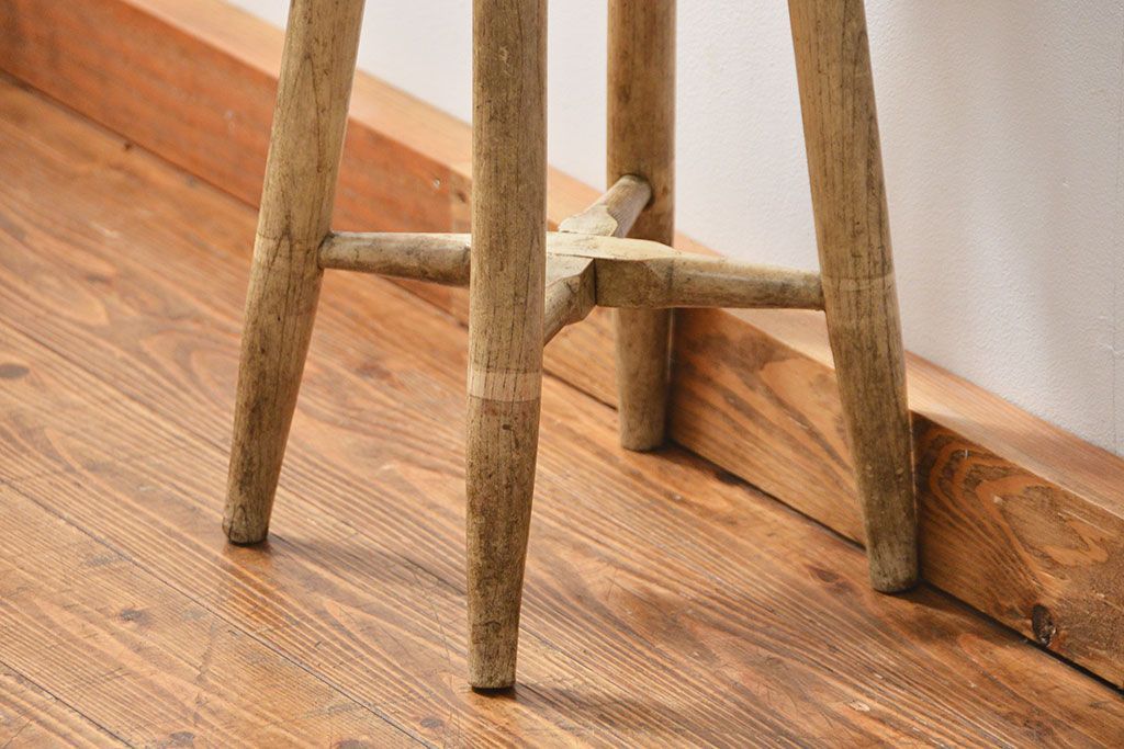 アンティーク家具　アンティーク 使い込まれたペイントスツール(1)(丸椅子、イス)