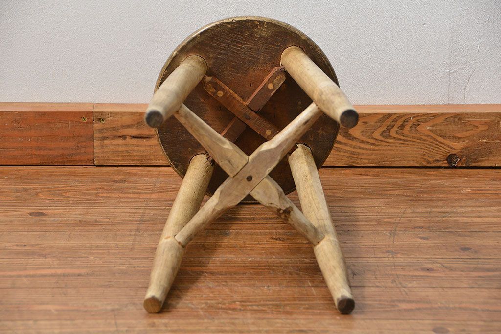 アンティーク家具　アンティーク 使い込まれたペイントスツール(1)(丸椅子、イス)