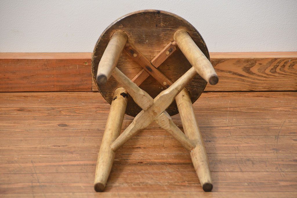 アンティーク家具　アンティーク 使い込まれたペイントスツール(2)(丸椅子、イス)