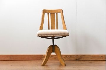 レトロ家具　昭和レトロ 古いナラ材のかわいい回転イス(椅子、イス)
