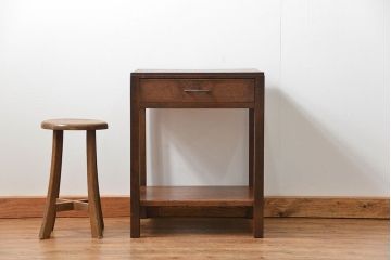 アンティーク家具　アンティーク 小振りな引き出し付きサイドテーブル(机)　