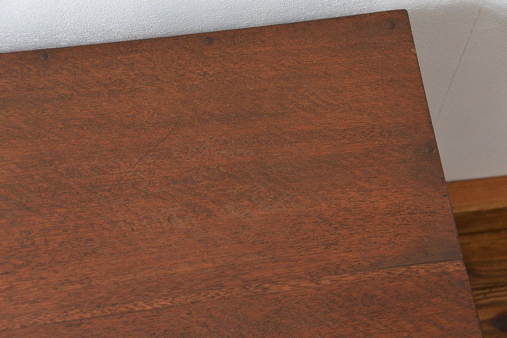 アンティーク家具　アンティーク 小振りな引き出し付きサイドテーブル(机)　