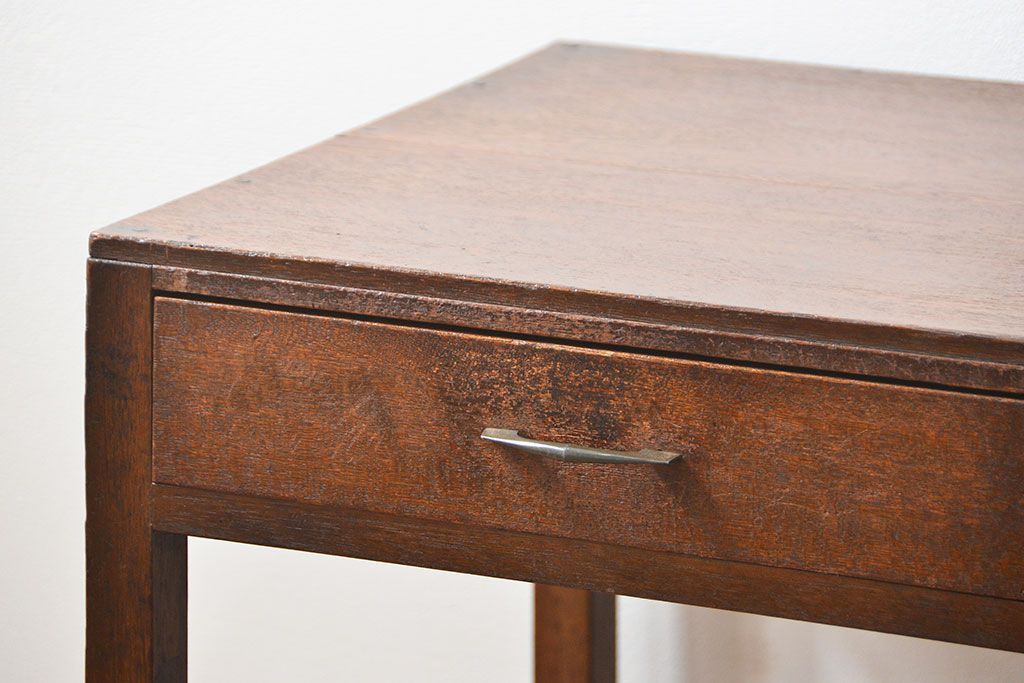 アンティーク家具　アンティーク 小振りな引き出し付きサイドテーブル(机)　