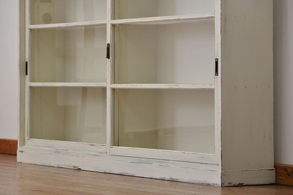 アンティーク家具　アンティークペイント　シンプルな収納棚(飾り棚、本棚)