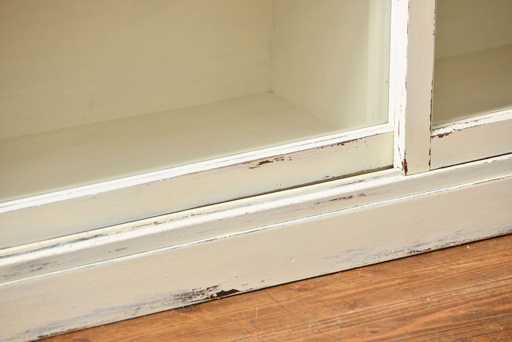 アンティーク家具　アンティークペイント　シンプルな収納棚(飾り棚、本棚)