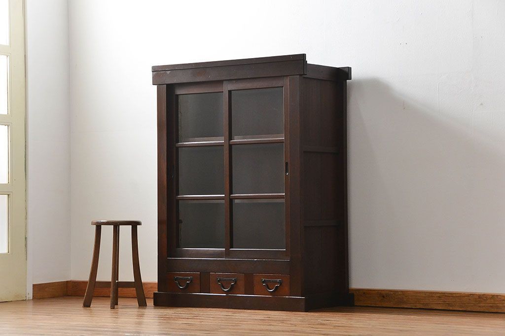 アンティーク家具　古民具・骨董 希少なサイズ 小振りな水屋箪笥収納棚(ガラスケース、本箱、食器棚)