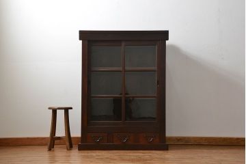 アンティーク家具　古民具・骨董 希少なサイズ 小振りな水屋箪笥収納棚(ガラスケース、本箱、食器棚)