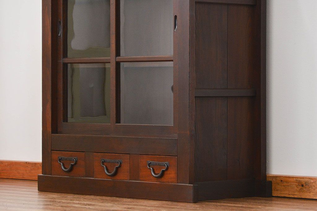 アンティーク家具　古民具・骨董 希少なサイズ 小振りな水屋箪笥収納棚(ガラスケース、本箱、食器棚)