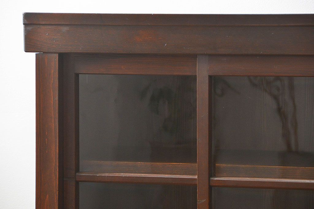 アンティーク家具　古民具・骨董 希少なサイズ 小振りな水屋箪笥収納棚(ガラスケース、本箱、食器棚)