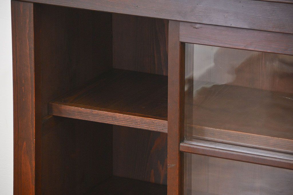 アンティーク家具　古民具・骨董 希少なサイズ 小振りな水屋箪笥収納棚(ガラスケース、本箱、食器棚)