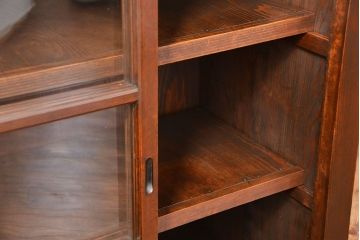 アンティーク家具　古民具・骨董 希少なサイズ 小振りな水屋箪笥収納棚(ガラスケース、本箱、食器棚)
