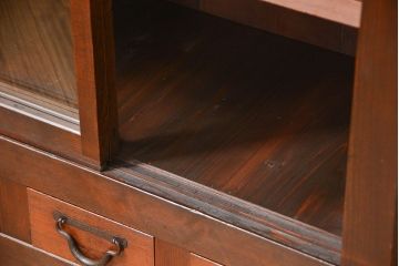 アンティーク家具　古民具・骨董 希少なサイズ 小振りな水屋箪笥収納棚(ガラスケース、本箱、食器棚)