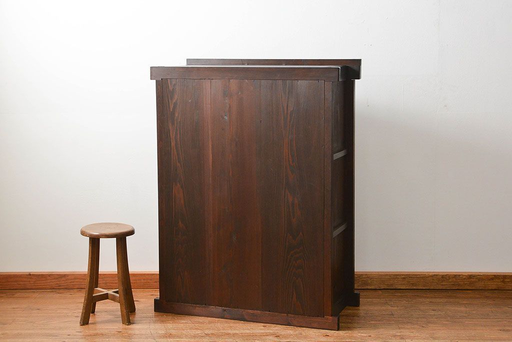 アンティーク家具　古民具・骨董 希少なサイズ 小振りな水屋箪笥収納棚(ガラスケース、本箱、食器棚)