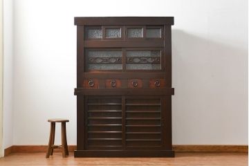 アンティーク家具　アンティーク モダンな結霜ガラス 四尺水屋箪笥(食器棚、収納棚、キャビネット)