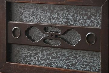 アンティーク家具　アンティーク モダンな結霜ガラス 四尺水屋箪笥(食器棚、収納棚、キャビネット)