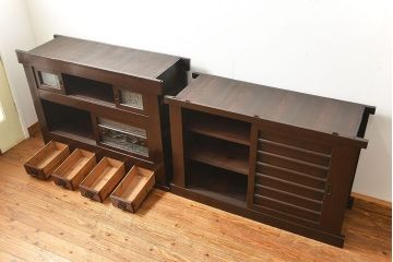 アンティーク家具　アンティーク モダンな結霜ガラス 四尺水屋箪笥(食器棚、収納棚、キャビネット)