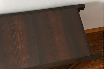 アンティーク家具　アンティーク モダンな結霜ガラス 四尺水屋箪笥(食器棚、収納棚、キャビネット)