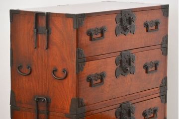 アンティーク家具　古民具・骨董 総欅(ケヤキ)　美しい上手庄内箪笥(時代箪笥、衣装箪笥)