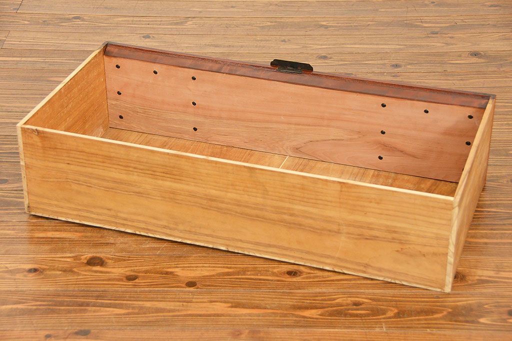 アンティーク家具　古民具・骨董 総欅(ケヤキ)　美しい上手庄内箪笥(時代箪笥、衣装箪笥)