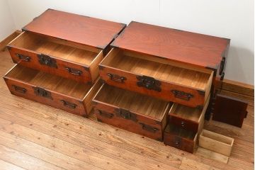 アンティーク家具　古民具・骨董 総欅(ケヤキ)　美しい上手庄内箪笥(時代箪笥、衣装箪笥)