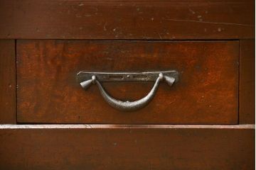 アンティーク家具　アンティーク 重厚な四尺水屋箪笥サイドボード(1)(食器棚、収納棚)