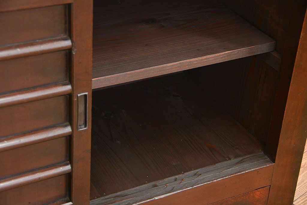 アンティーク家具　アンティーク 重厚な四尺水屋箪笥サイドボード(1)(食器棚、収納棚)