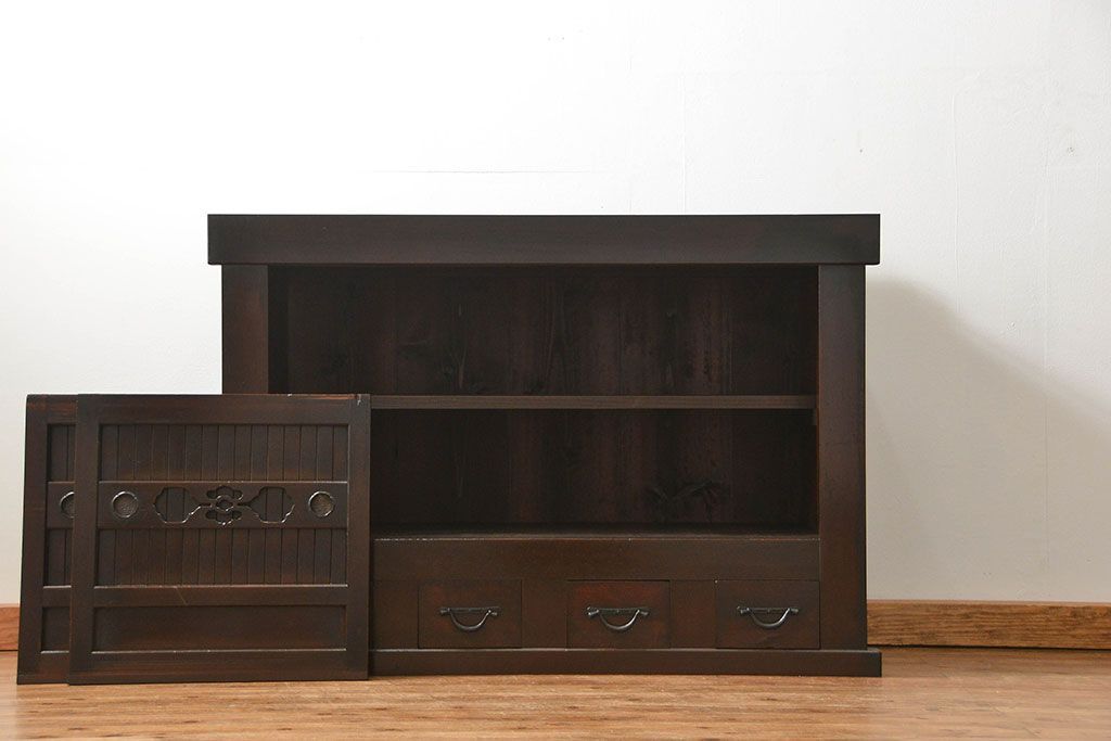 アンティーク家具　和製アンティーク 重厚な四尺水屋箪笥サイドボード(2)(食器棚、収納棚)