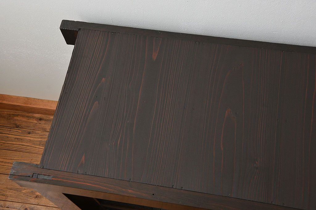 アンティーク家具　和製アンティーク 重厚な四尺水屋箪笥サイドボード(2)(食器棚、収納棚)